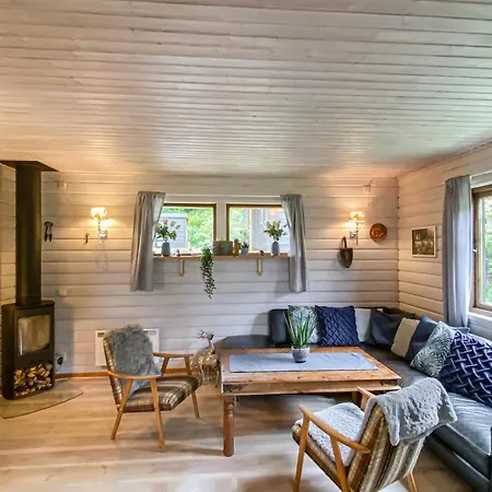 Дом отдыха Nice In Reksteren With 4 Bedrooms And Wifi *