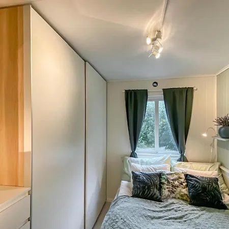 Дом отдыха Nice In Reksteren With 4 Bedrooms And Wifi Flygansvaer